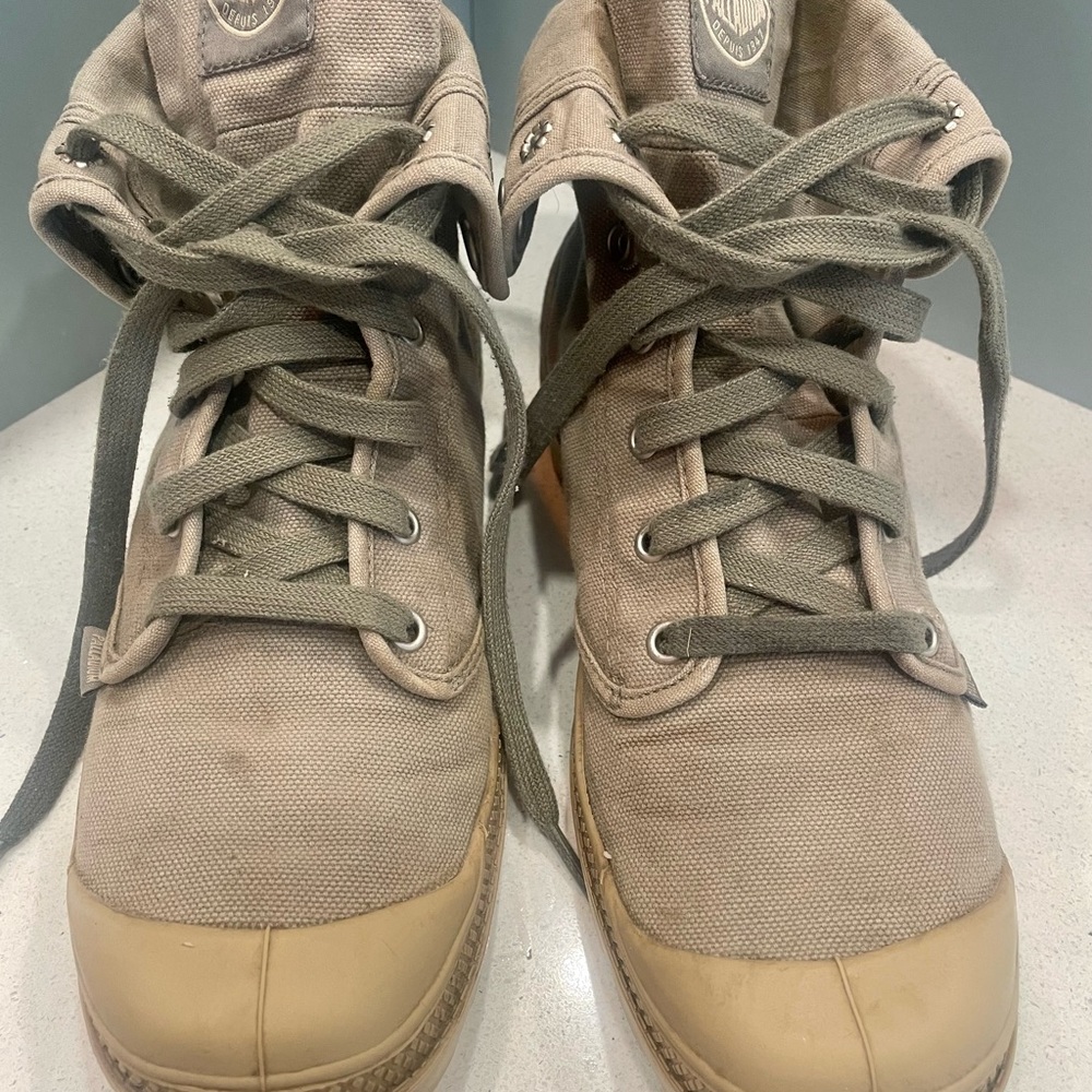 Palladium Shoes Pallabrouse Baggy boots size womens US 9 or 39